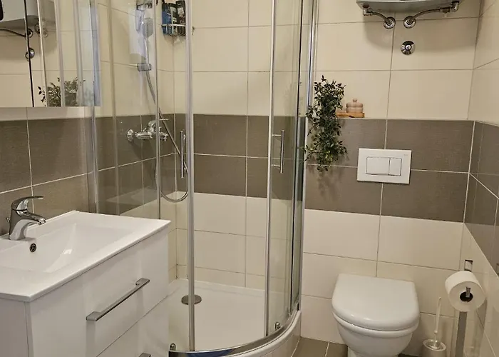 Bracera Znjan - Free Parking *