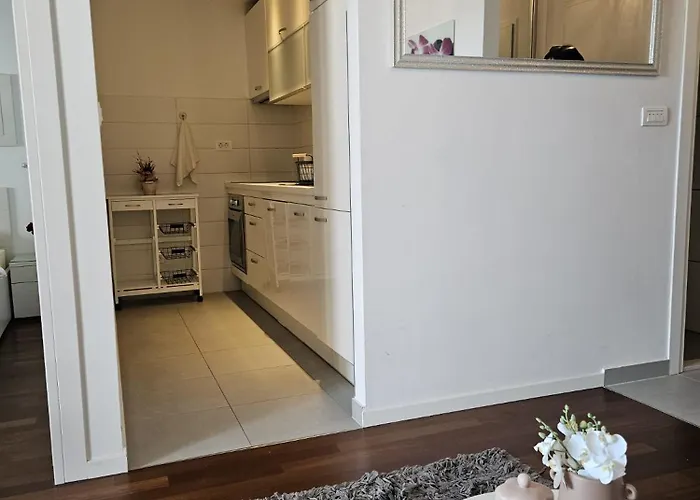 Bracera Znjan - Free Parking Apartment *